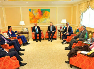 نائب وزیراعظم کی نیویارک میں مسلم رہنماؤں کے اہم مشاورتی اجلاس میں شرکت