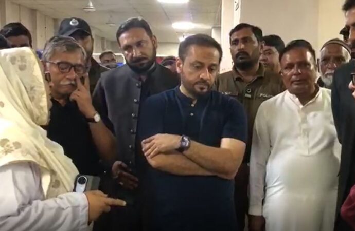 صوبائی وزیر صحت و آبادی خواجہ عمران نذیر نے جھنگ کا دورہ کیا۔