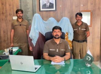 شورکوٹ کینٹ پولیس نے اہم کامیابی حاصل کرتے ہوئے تین رکنی بدنامِ زمانہ رضوان عرف رضو گینگ کو گرفتار کر لیا