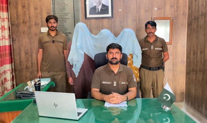 شورکوٹ کینٹ پولیس نے اہم کامیابی حاصل کرتے ہوئے تین رکنی بدنامِ زمانہ رضوان عرف رضو گینگ کو گرفتار کر لیا