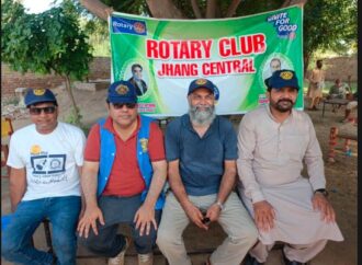 روٹری کلب جھنگ سنٹرل کی جانب سے تحصیل 18 ہزاری میں سیلاب متاثرین میں امدادی سامان تقسیم