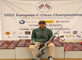 پاکستانی شوٹر حذیفہ گِل نے 800 گز کے انفرادی مقابلے میں چاندی کا تمغہ جیت لیا