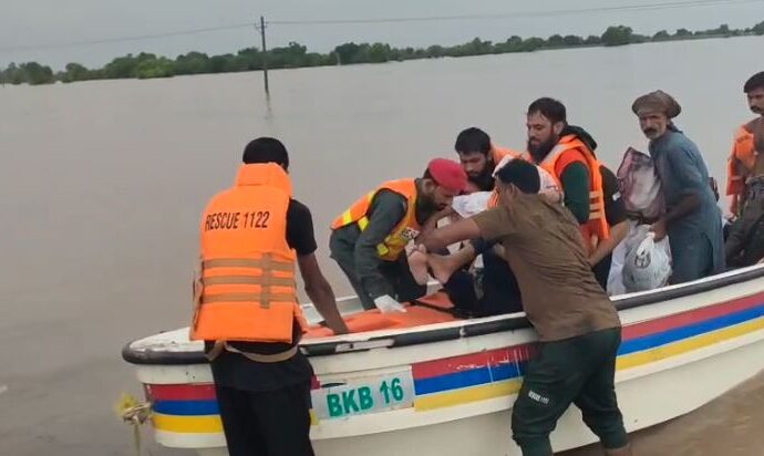 دریائے چناب کے ملحقہ علاقوں سے ابتک25376 لوگوں کو ریسکیو کیا گیا، ترجمان ریسکیو 1122