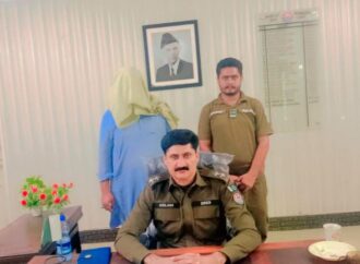 پولیس کا ٹاؤٹ مافیا کے خلاف کریک ڈاؤن پانچ مختلف تھانوں میں 6 بدنام زمانہ ٹاؤٹوں کے خلاف مقدمات درج کر کے انہیں حوالات میں بند کر دیا