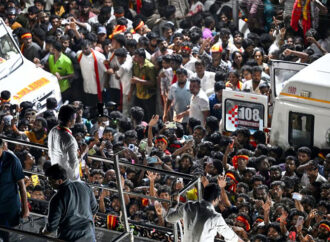 بھارت:سیاسی ریلی کے دوران بھگدڑمچنے سے 39 افرادہلاک