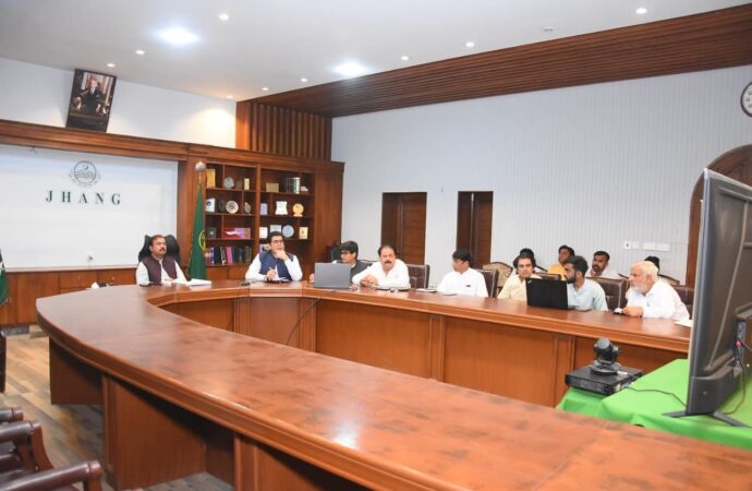 ڈپٹی کمشنر علی اکبر بھنڈر کی ریونیو و پلس پراجیکٹ کے افسران و سٹاف سے میٹنگ