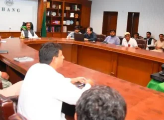 ایڈیشنل ڈپٹی کمشنر کی زیر صدارت سیلاب زدہ علاقوں میں امدادی سرگرمیوں اور بحالی اقدامات سمیت پرائس مجسٹریٹس پر جائزہ اجلاس