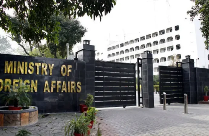 وزارت خارجہ مشتاق احمدخان کے محفوظ انخلاء کی کوششیں کررہی ہے،ترجمان