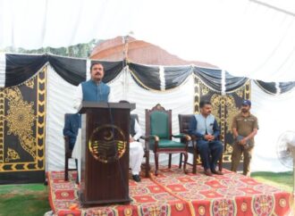 جھنگ میں پیرا کی شاندار فارمل کمانڈ سلامی پریڈکے حوالہ سے ڈپٹی کمشنر کمپلیکس میں تقریب کا انعقاد