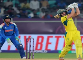 خواتین آئی سی سی عالمی کپ: آسٹریلیا نے بھارت کو 3 وکٹ سے ہرا دیا