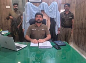 تھانہ شورکوٹ کینٹ پولیس نے قتل کے سنگین مقدمے میں مطلوب تین خطرناک اشتہاری مجرمان کو گرفتار کر لیا۔