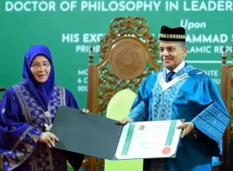 کوالالمپور،وزیراعظم محمد شہبازشریف کو پی ایچ ڈی کی اعزازی ڈگری سے نوازا گیا