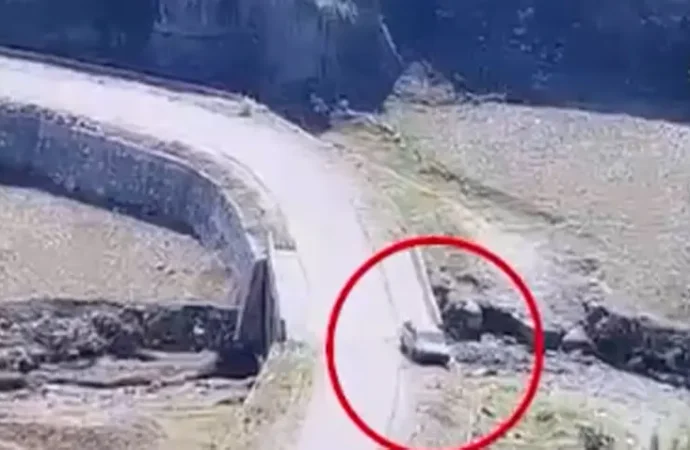 سکیورٹی فورسز نے خوارج کی بارود سے بھری گاڑی قبضے میں لے کر تباہ کر دی