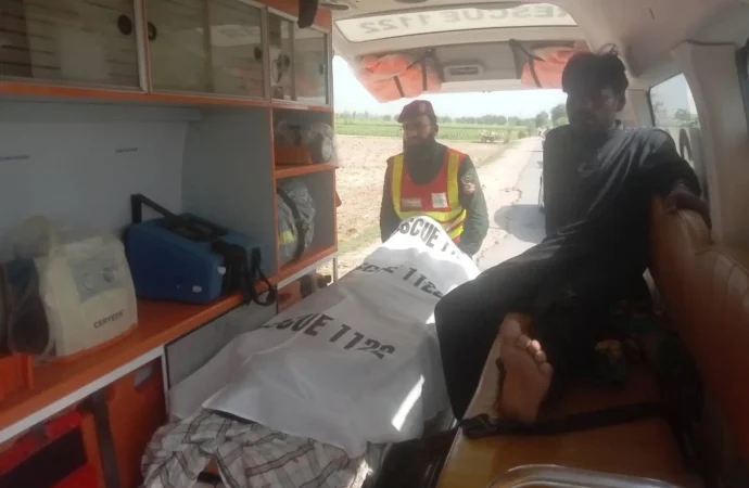 شہابل لنک روڈ اڈا بارہ میل چنیوٹ روڈ پر دو موٹر سائیکلز میں تصادم 1 شخص جاں بحق ایک زخمی