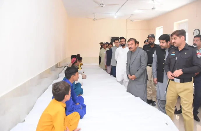 ڈسٹرکٹ جیل جھنگ میں مخیر حضرات کے تعاون سے نو عمر اسیران کیلئے جدید کمپیوٹر لیب قائم کر دی گئی