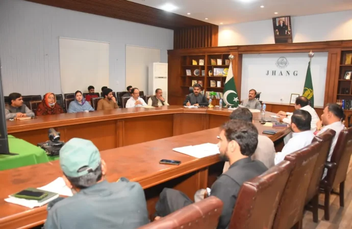 ڈپٹی کمشنر علی اکبر بھنڈر کی ہدایات پر ضلعی محکموں کے افسران کی کارکردگی بارے جائزہ اجلاس منعقد ہوا