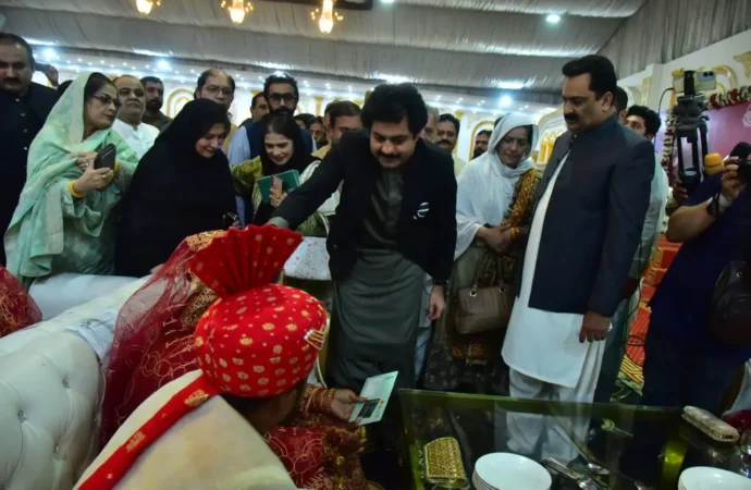 دھی رانی پروگرام کے تحت جھنگ کے 169 جوڑوں کی اجتماعی شادیوں کی مشترکہ تقریب کا انعقاد