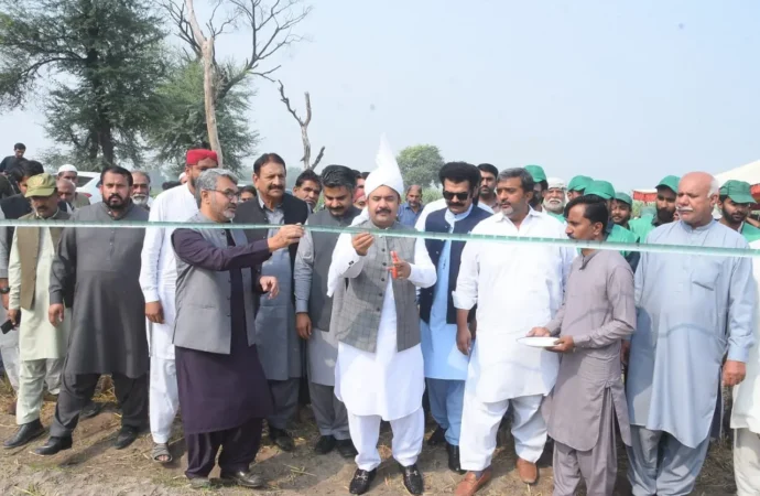 ضلع جھنگ میں گندم بوائی مہم کا باقاعدہ آغاز کر دیا گیا