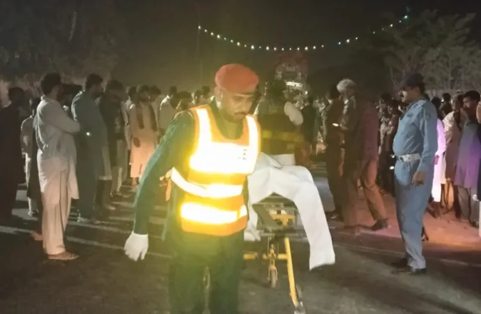 نیا بائی پاس مدوکی روڈ پر ٹریلر کی موٹر سائیکل کو ٹکر 16 سالہ لڑکی جاں بحق جبکہ میاں بیوی زخمی، ریسکیو