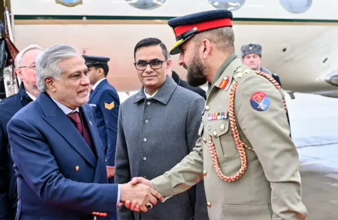 نائب وزیراعظم کی ماسکو آمد، ایس سی او سربراہانِ حکومت اجلاس میں شرکت کریں گے