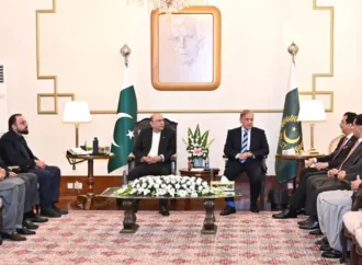 صدر مملکت اور وزیراعظم کی ملاقات، امن وامان سمیت سیاسی صورتحال پر تبادلہ خیال