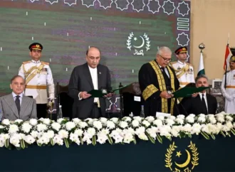 وفاقی آئینی عدالت کے پہلے چیف جسٹس امین الدین خان نے عہدے کا حلف اٹھا لیا