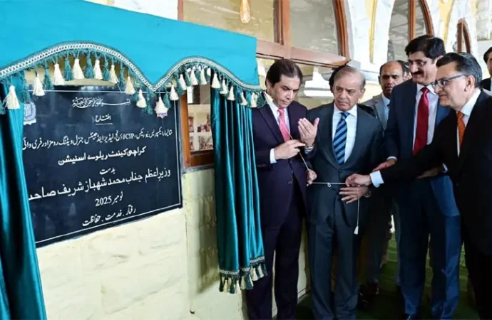 نئی شالمیار ایکسپریس، کراچی کینٹ سٹیشن کی اپ گریڈیشن، وزیراعظم نے افتتاح کردیا