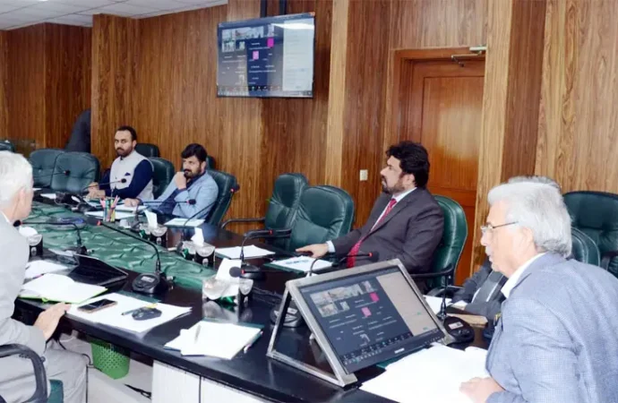 گنے کے کرشنگ سیزن کا آغاز15 نومبر سے کرنے کا فیصلہ