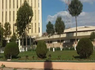 خیبرپختونخوا حکومت کا ریڈیو پاکستان پشاور کو جلانے کے واقعے کی تحقیقات کیلئے انکوائری کمیشن بنانے کا اعلان