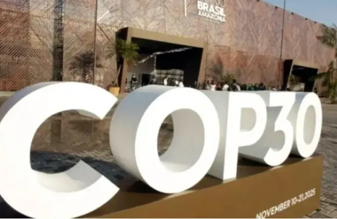 پاکستان کا موسمیاتی تبدیلی سے متاثرہ ملکوں کیلئے گرانٹ کی بنیاد پر تخمینہ امداد پر زور