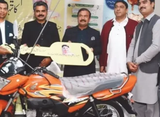 محکمہ لائیوسٹاک کے پیرا ویٹنری سٹاف میں 62 موٹر سائیکل تقسیم