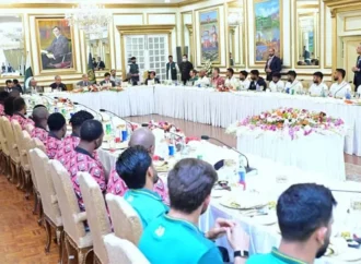 وزیراعظم کا سہ فریقی سیریزمیں شریک ٹیموں کے اعزاز میں ظہرانہ