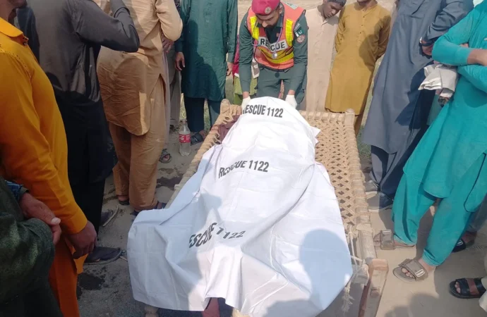 مہلوآنہ موڑ ٹریکٹر ٹرالی کی موٹر سائیکل کو ٹکر 1 شخص جاں بحق 1 زخمی، ریسکیو