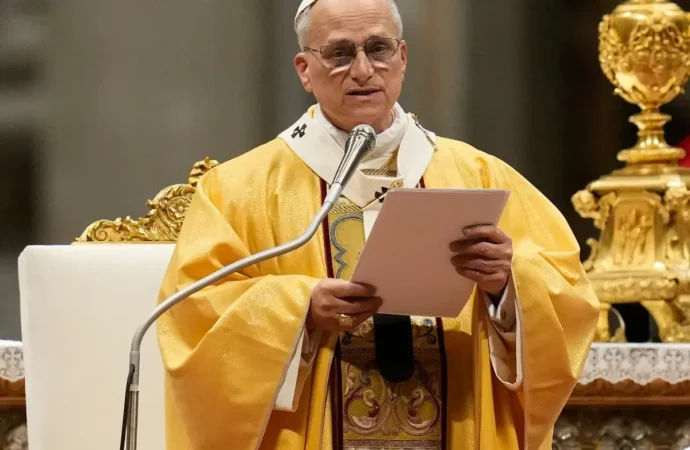 کرسمس غریبوں اور اجنبیوں کی مدد کرنے کے اپنے فرض کی یاد دلاتا ہے،پوپ لیو