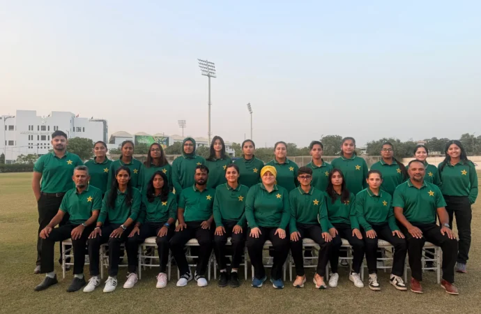 خواتین انڈر 19 ٹیم ڈھاکہ پہنچ گئی