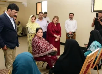 روبینہ خالد کا کراچی میں بی آئی ایس پی دفاتر کا دورہ