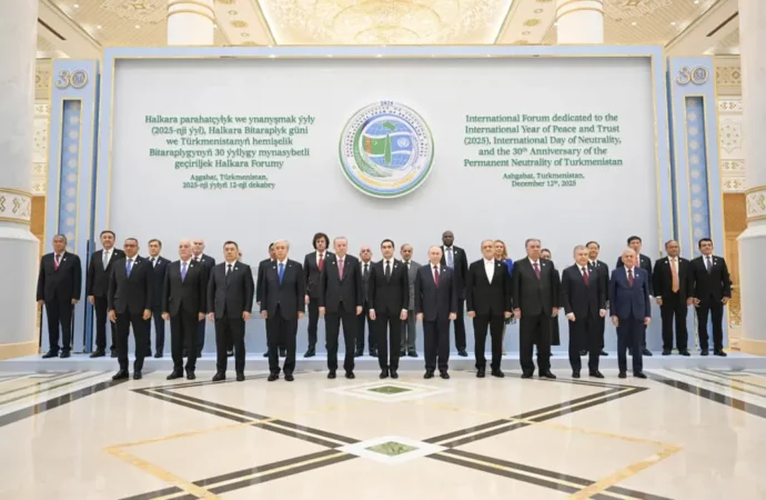 وزیراعظم کا مذاکرات اورسفارت کاری کے ذریعے تنازعات کے پرامن حل پرزور