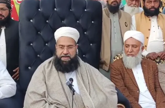 پاک فوج فلسطین میں غیر مسلح کرنے نہیں، تعمیرِ نو اور بحالی کے لیے جائے گی: مولانا طاہر محمود اشرفی