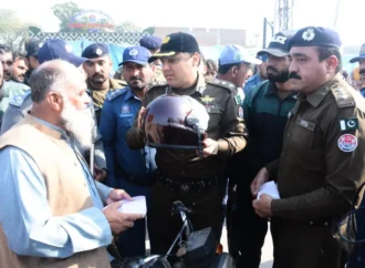 ٹریفک قوانین سے آگاہی اور حادثات میں کمی لانے کے لیے جھنگ پولیس کی خصوصی مہم بھرپور انداز میں جاری ہے۔