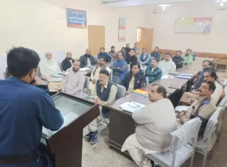 ٹریننگ سنٹر فیسکیو دفتر چنیوٹ موڑ میں ٹریفک قوانین کی خلاف ورزیوں پر نئے آرڈینینس کے حوالے سے ٹریفک آگاہی سیمینار کا انعقاد ۔