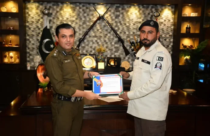 پنجاب ہائی وے پٹرولنگ؛ اصحابہ چیک پوسٹ ٹیم کی بروقت اور کامیاب کاروائی موٹر سائیکل چور گرفتار