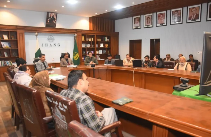 ایڈیشنل ڈپٹی کمشنر جنرل عامر محمودکی زیر صدارت ضلعی محکموں کے افسران کا اجلاس منعقد ہوا
