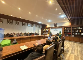 ایڈیشنل ڈپٹی کمشنر جنرل عامر محمود کی زیر صدات ضلعی محکموں کے افسران کا اجلاس منعقد ہوا