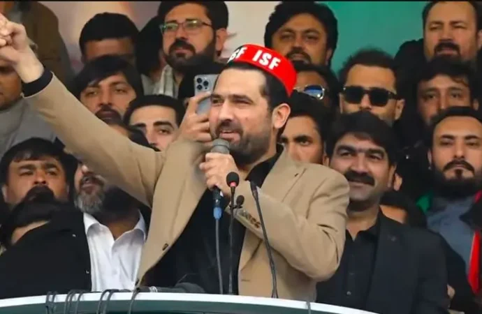 پی ٹی آئی کا پشاور میں پاورشو، مختلف سیاسی رہنماؤں کا خطاب