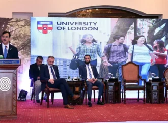 یوسف رضا گیلانی کا تعلیم کے شعبے میں چیلنجز سے نمٹنے کیلئے تعلیمی شراکت داری پر زور