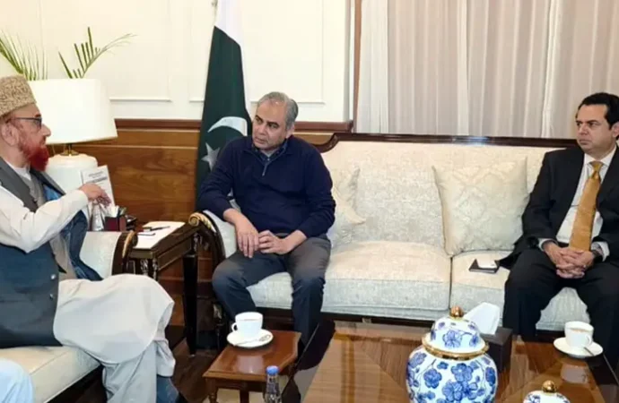 وزیر داخلہ محسن نقوی سے مفتی منیب الرحمن کی قیادت میں وفد کی ملاقات