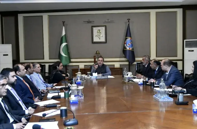 پورٹ قاسم کو عالمی صنعتی و لاجسٹک مرکز بنائیں گے، وفاقی وزیر بحری امور