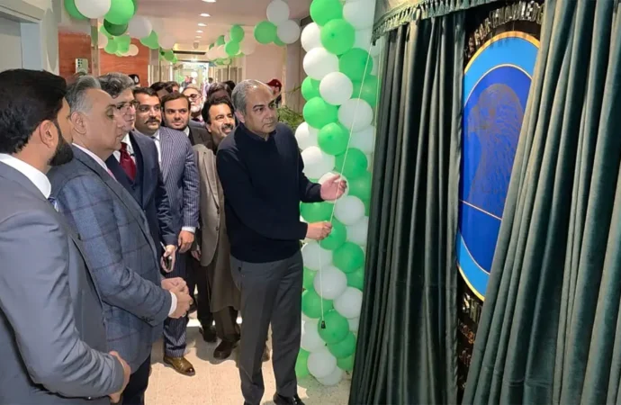 وفاقی وزیر داخلہ نے جدید ترین مانیٹرنگ نظام ”شکرا“ کا افتتاح کر دیا