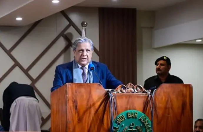 وفاقی آئینی عدالت وفاق کو مضبوط بنانے کی جانب اہم اقدام ہے ،اعظم نذیر تارڑ