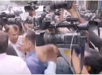 مودی کے آمرانہ دور میں بھارتی صحافیوں کی زندگیاں خطرے میں